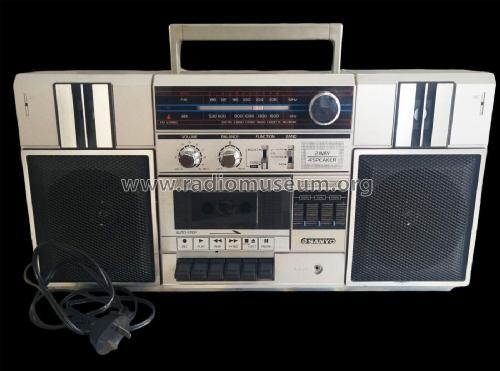 AM/FM Stereo Radio Cassette Recorder M-9813F AS; Sanyo Electric Co. (ID = 3083473) Radio