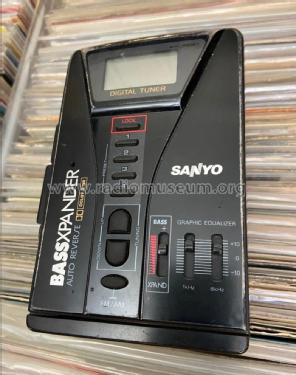 BassXpander MGR800D; Sanyo Electric Co. (ID = 2948027) Radio