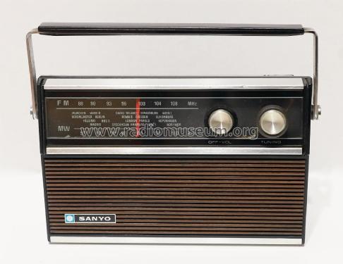 Solid State FM/AM Portable Radio 10F-821N; Sanyo Electric Co. (ID = 2779523) Radio