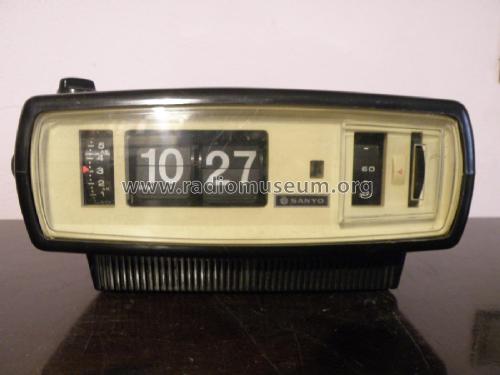 Clock radio 6CA-T45; Sanyo Electric Co. (ID = 2989180) Radio