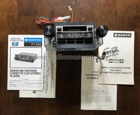 FT 526; Sanyo Electric Co. (ID = 2839079) Car Radio