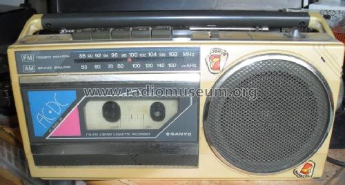 M1730F; Sanyo Electric Co. (ID = 1684199) Radio