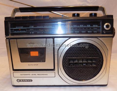 M-2409F; Sanyo Electric Co. (ID = 1968471) Radio