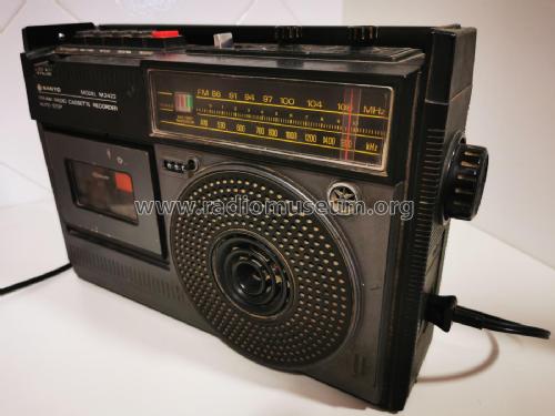 M-2422F; Sanyo Electric Co. (ID = 3101952) Radio