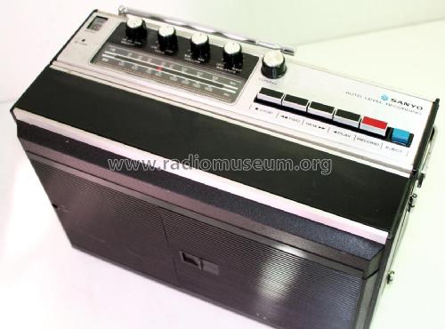 M-4400F; Sanyo Electric Co. (ID = 2671886) Radio