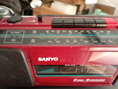 AM/FM Stereo Radio Cassette Recorder M 7024 K; Sanyo Electric Co. (ID = 3037652) Radio