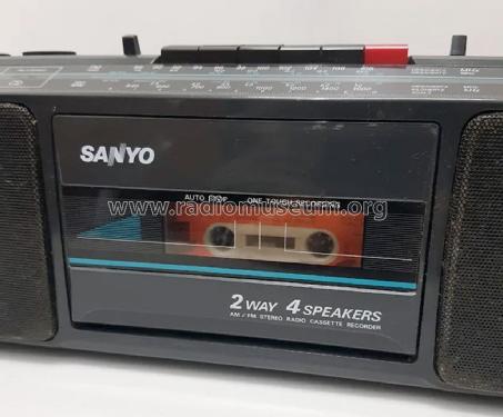 AM/FM Stereo Radio Cassette Recorder M 7024 K; Sanyo Electric Co. (ID = 3038297) Radio