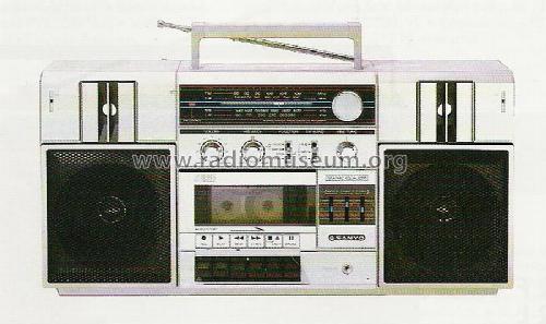 4-Band Stereo Radio Cassette Recorder M-9813L U; Sanyo Electric Co. (ID = 646597) Radio