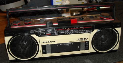 Stereo Radio Cassette Recorder M-S350LE; Sanyo Electric Co. (ID = 1049444) Radio