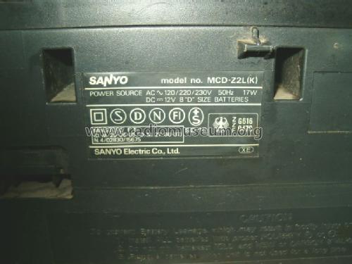 Portable CD/Stereo Radio MCD-Z2L; Sanyo Electric Co. (ID = 1523169) Radio