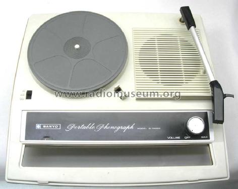 Portable Phonograph G-1522D; Sanyo Electric Co. (ID = 1148836) R-Player