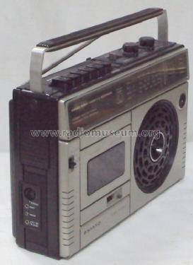 4 Band Radio Cassette Recorder M 2565LU; Sanyo Electric Co. (ID = 1681394) Radio