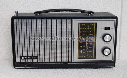 RP-2704; Sanyo Electric Co. (ID = 1422570) Radio