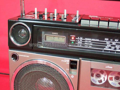 Stereo Cassette Recorder with Quartz Clock 4-Band M-9990LU; Sanyo Electric Co. (ID = 1010783) Radio