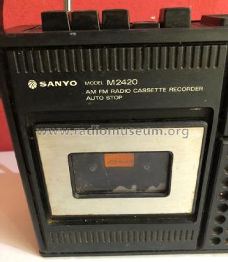 AM FM Radio Cassette Recorder M2420FZ; Sanyo España, Sonitr (ID = 3082715) Radio