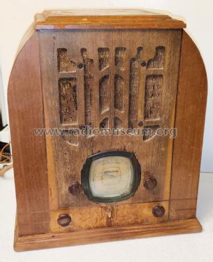 Silvertone 1867 Order= 57HM 1867; Sears, Roebuck & Co. (ID = 2999969) Radio