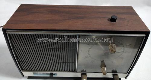 Silvertone 2088 Order= 57A 2088; Sears, Roebuck & Co. (ID = 2850449) Radio