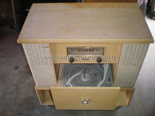 Silvertone 6057A Ch= 528.40500; Sears, Roebuck & Co. (ID = 3024674) Radio