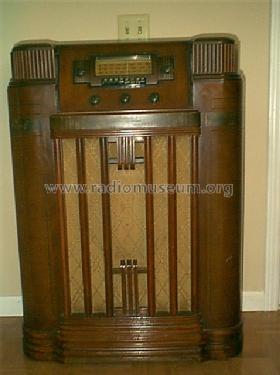 Silvertone 7050 Deluxe Concert Grand Ch= 101.674 Order= 57KM 7050; Sears, Roebuck & Co. (ID = 538123) Radio