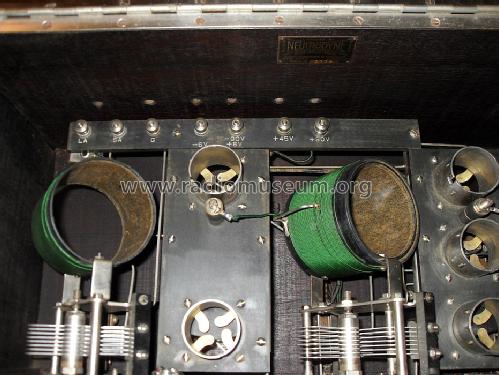 Silvertone Neutrodyne King manuf.; Sears, Roebuck & Co. (ID = 1400128) Radio