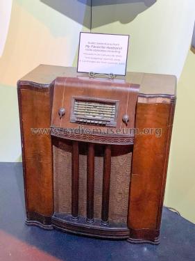 Silvertone Order= 57EM 6438 Ch= 101.583; Sears, Roebuck & Co. (ID = 2755142) Radio