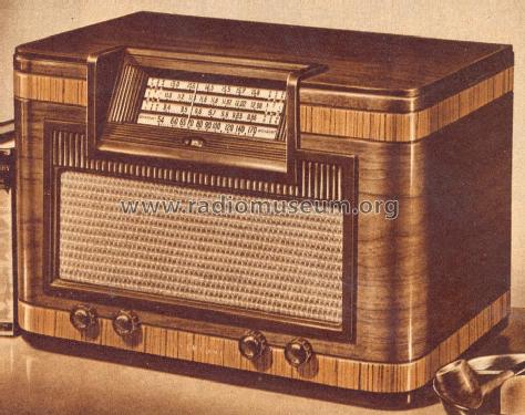 Silvertone Order= 57K 7111; Sears, Roebuck & Co. (ID = 1317491) Radio