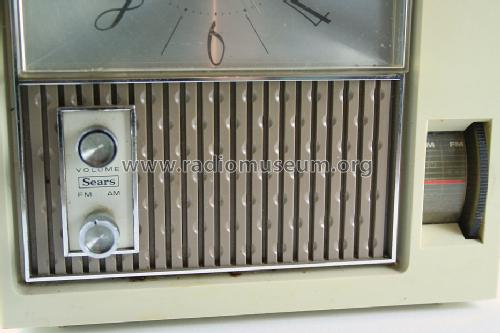 Transistor Radio 132.20820100 ; Sears, Roebuck & Co. (ID = 1205512) Radio