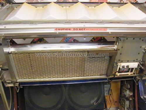 Jukebox - LS-2 ; Seeburg Corp., J. P. (ID = 1603523) R-Player