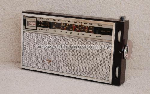 4 Band Transistor 9 BZL-490 Radio Sharp; Osaka, build 1961 