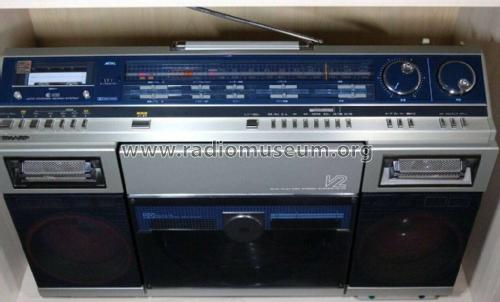 Dual-Play Disc Stereo System VZ-V2 Radio Sharp; Osaka | Radiomuseum