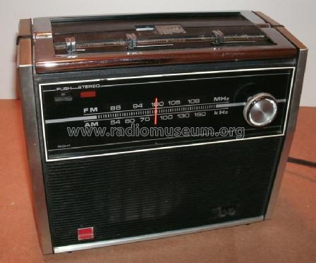 FM-30; Sharp; Osaka (ID = 1852445) Radio