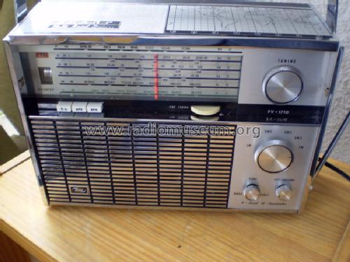 Multi Band Deluxe FV-1710; Sharp; Osaka (ID = 374766) Radio