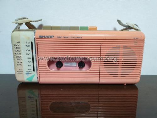 Radio cassette recorder QT-212E; Sharp; Osaka (ID = 3084280) Radio