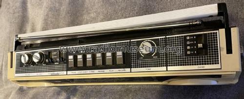 Stereo Radio Cassette Recorder QT-27E; Sharp; Osaka (ID = 2824673) Radio