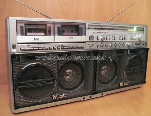 The Searcher 4 Band Stereo Radio Cassette Recorder GF-777 H; Sharp; Osaka (ID = 2035577) Radio