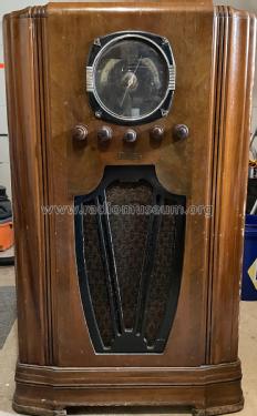 1846 ; Silver - Marshall; (ID = 2905599) Radio