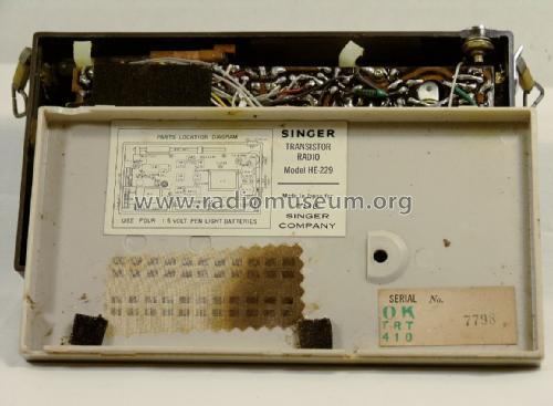 2 Band Transistor 9 HE-229; Singer Company, The; (ID = 2232728) Radio