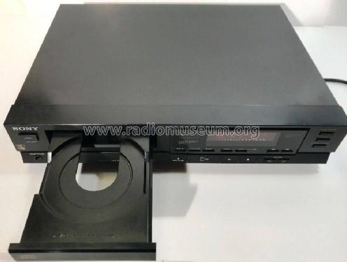 Compact Disc Player CDP-550; Sony Corporation; (ID = 2457572) R-Player