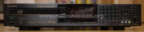 Compact Disc Player CDP-553ESD; Sony Corporation; (ID = 2459837) Sonido-V