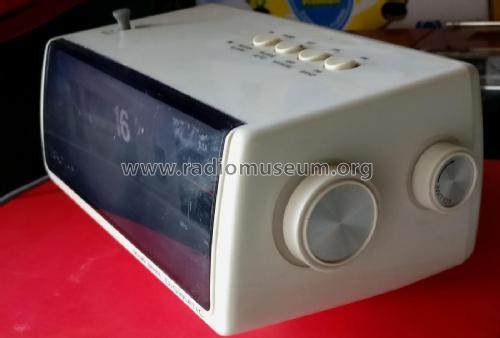 FM/AM Digital Clock Radio 8FC-100W; Sony Corporation; (ID = 2405606) Radio