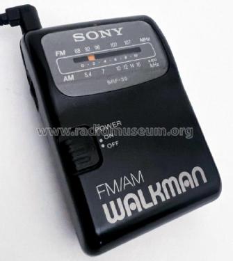 FM/AM Walkman SRF-39; Sony Corporation; (ID = 2918547) Radio