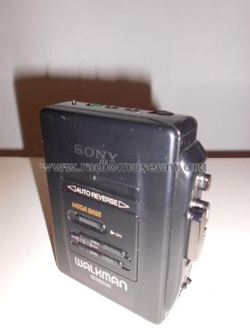 Walkman Mega Bass WM-2055; Sony Corporation; (ID = 2286033) R-Player