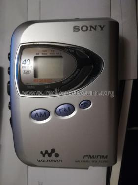 FM/AM Walkman WM-FX290; Sony Corporation; (ID = 2727728) Radio