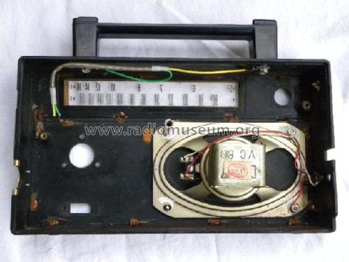 12 Transistor AM/FM TFM121; Sony Corporation; (ID = 1930430) Radio