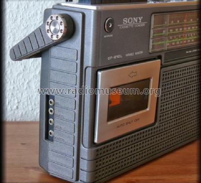 Cassette-Corder 4 Bands CF-210L; Sony Corporation; (ID = 1546905) Radio