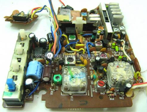 FM/AM Multiband Receiver ICF-7600AW; Sony Corporation; (ID = 1600463) Radio