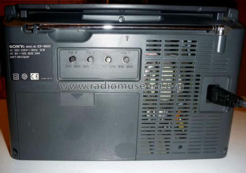 4 Band Radio ICF-9600; Sony Corporation; (ID = 1904347) Radio