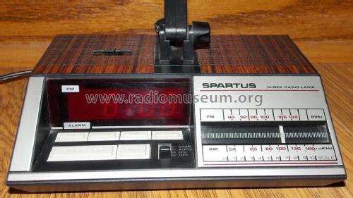 Clock Radio Lamp 0130-64; Spartus Corporation; (ID = 2855911) Radio