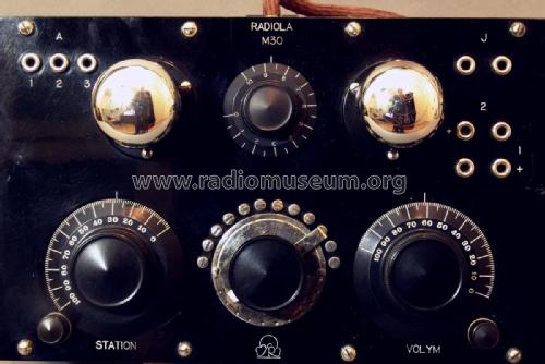 Radiola M 30; SR, Svenska (ID = 3096450) Radio