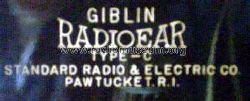 C Giblin ; Standard Radio & (ID = 2269557) Radio